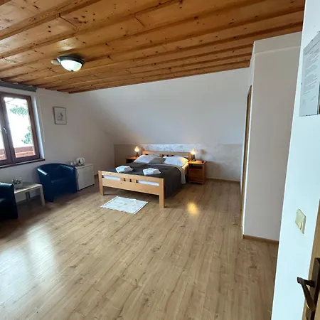 Slanicky Dvor 3*