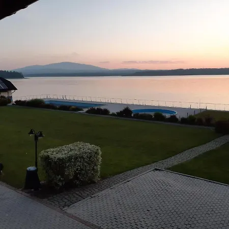 ゲストハウス Slanicky Dvor Námestovo