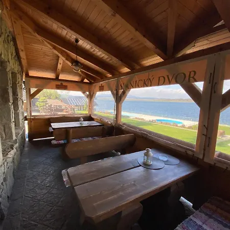 Slanicky Dvor Pensión 3*